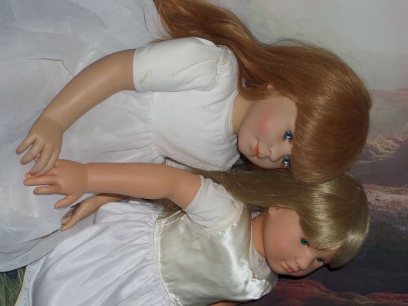 Poupées Corolle Angeline et Noëlle 75 cm Comparaisons