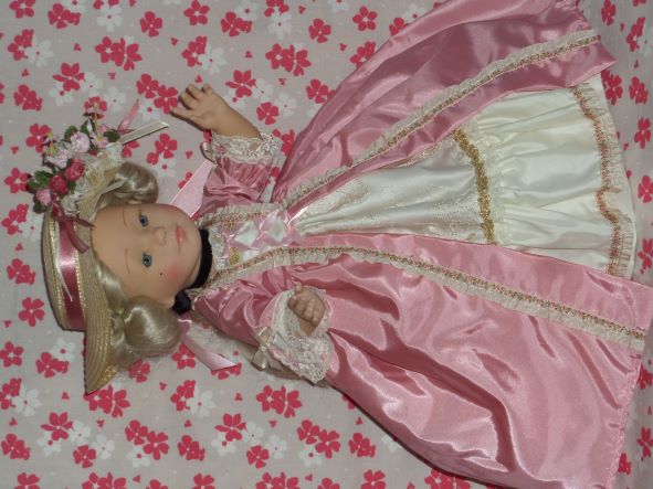 Poupée Corolle Marie-Antoinette 42 cm